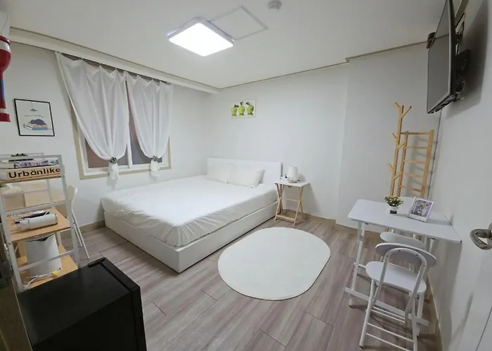 Hotel G Near Station 2*