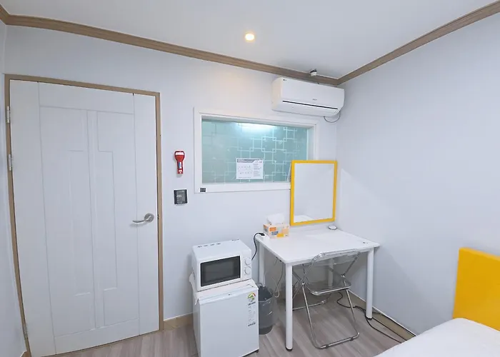 Hotel G Near Station 2*
