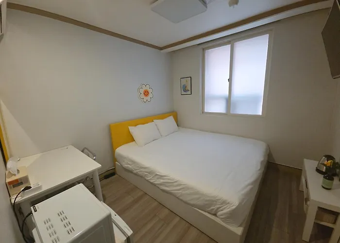 Hotel G Near Station 2*